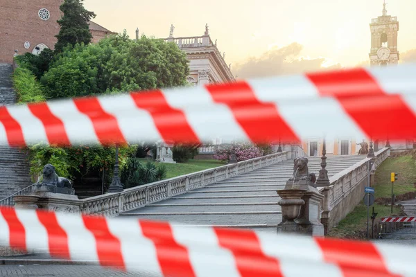 Rome Italië Cordonata Capitolina Met Waarschuwingstape Gesloten Rome Oriëntatiepunt — Stockfoto