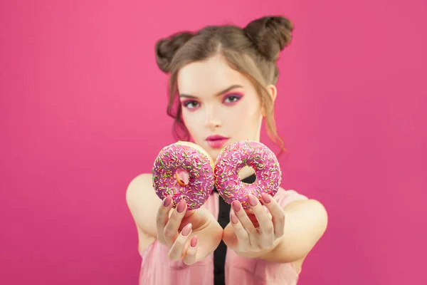 Beautiful Fashion Woman Holding Donut Vivid Pink Background — Stock Photo, Image