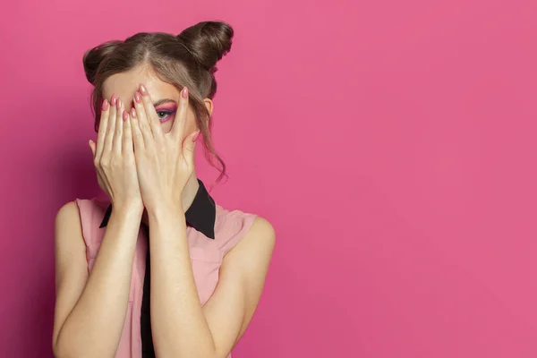 Young Woman Bright Pink Background — Stock Photo, Image