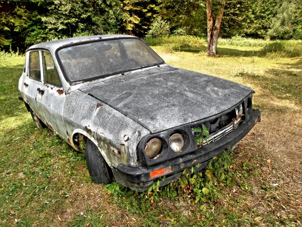 Naufragio de coche rumano — Foto de Stock