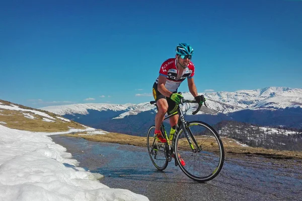 Mannelijke fietsen training — Stockfoto