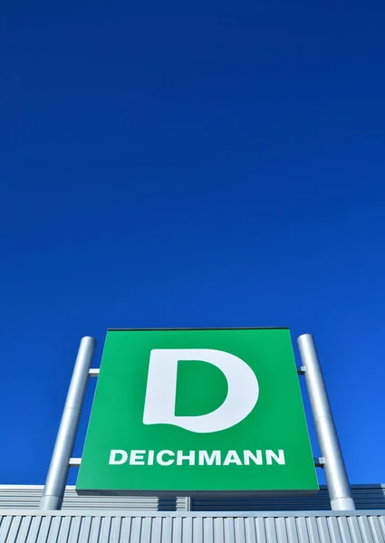 Logotipo da empresa deichmann — Fotografia de Stock