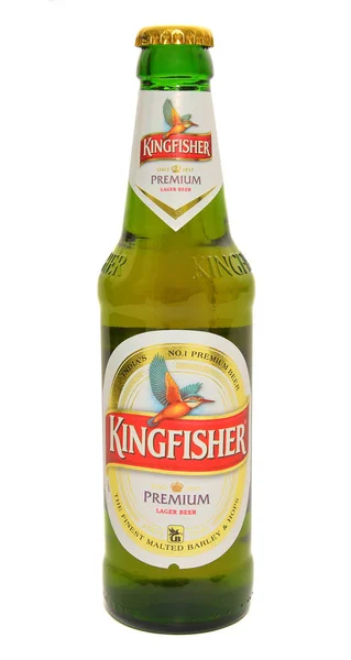 Botella de cerveza Kingfisher —  Fotos de Stock