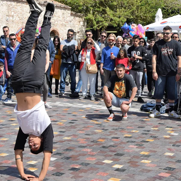 Homem breakdancing dança de rua — Fotografia de Stock