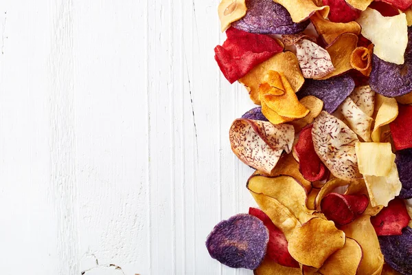 Chips de légumes colorés sains — Photo