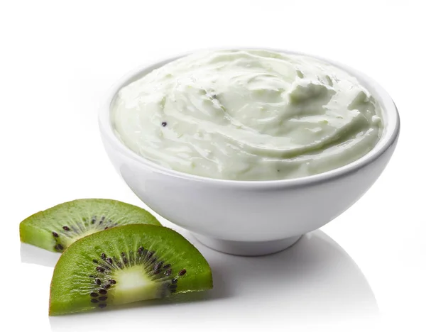 Cuenco de yogur kiwi —  Fotos de Stock