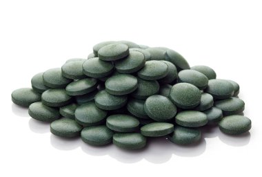 Spirulina tablet yığını