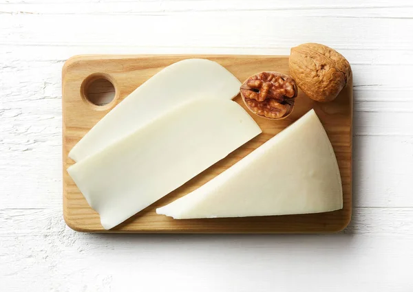 Weißer Ziegenkäse — Stockfoto