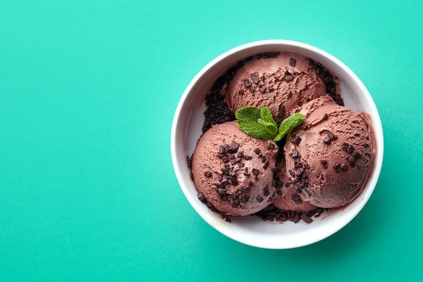 초콜릿 아이스크림 한 그릇 — 스톡 사진