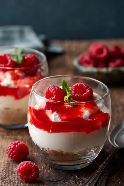 Cheesecake dessert in glass — Stock Photo, Image