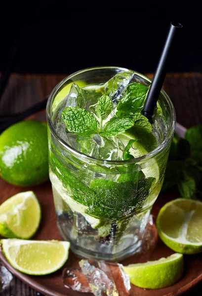 Sklenici mojito koktejl — Stock fotografie