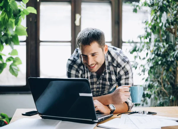 Espacio de trabajo moderno —  Fotos de Stock