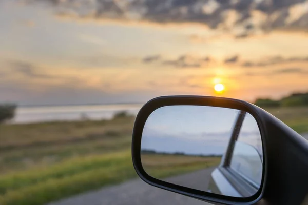 Rear view mirror reflection — Stock Photo, Image