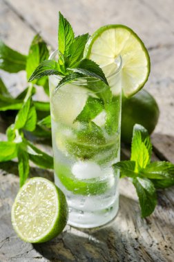 Mojito tahta masada kokteyl