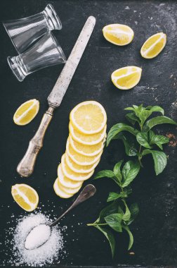 Kokteyl yukarıdan yapma.