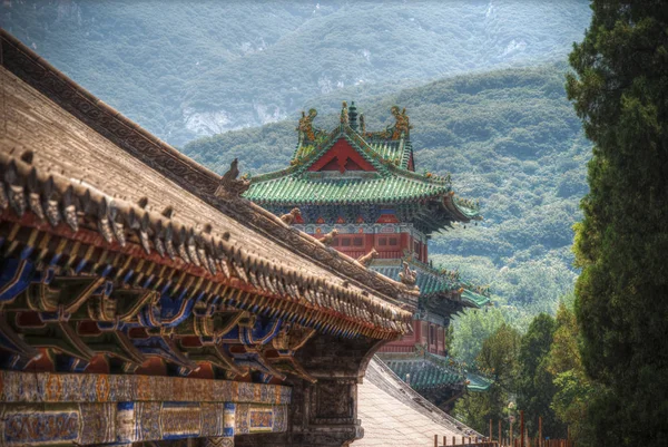 Shaolin bir Budist manastır olduğunu