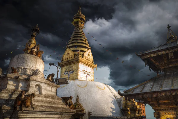 Este Bodhnath sztúpa - Katmandu látképe — Stock Fotó