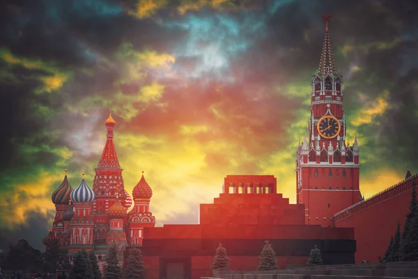 Kızıl Meydan Rusya ana sembolüdür