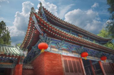 Shaolin orta Çin Budist manastırda olduğunu.