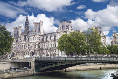 Sokak evleri ile. Günbatımı Paris