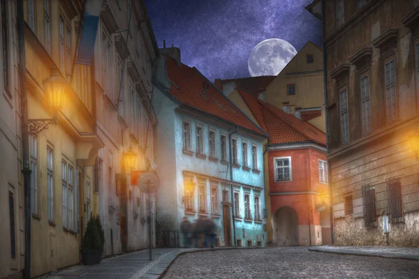 Vecchie strade di Praga notte . — Foto Stock