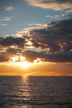 akşam Okyanusu günbatımı