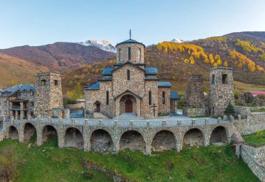 Kuzey Osetya 'daki Fiagdon Manastırı. 