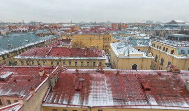 Kışın St. Petersburg, yukarıdan manzara.