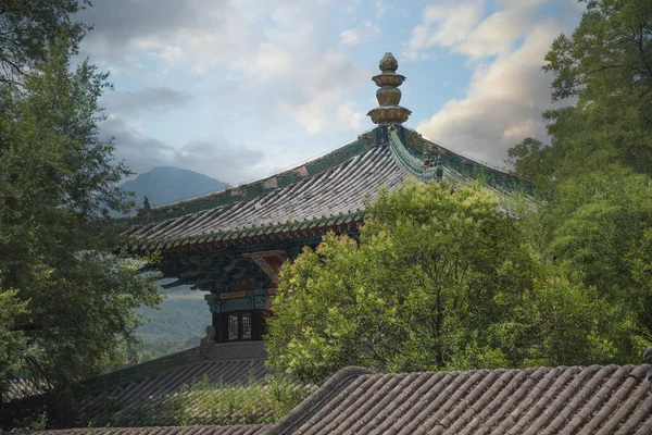 Шаолінь є буддійський монастир в центрі Китаю. — стокове фото