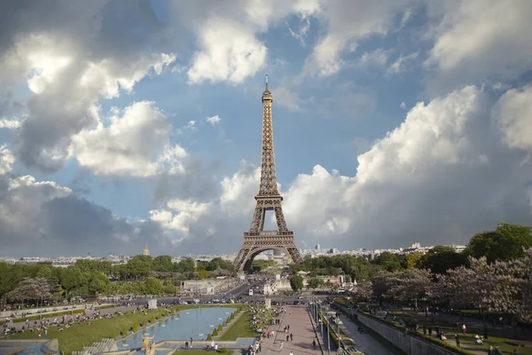 Eiffeltoren in Parijs, Frankrijk — Stockfoto