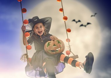 Dışarıdaki küçük cadı.