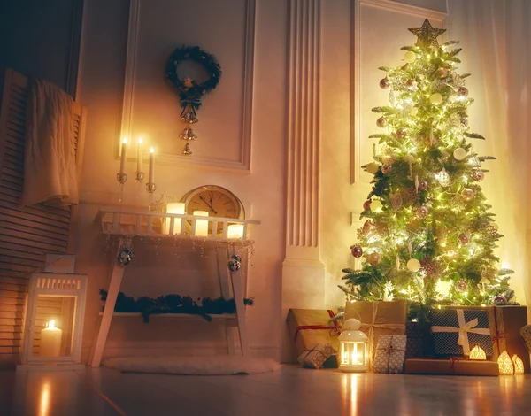 Pokoj zařízený na Vánoce — Stock fotografie