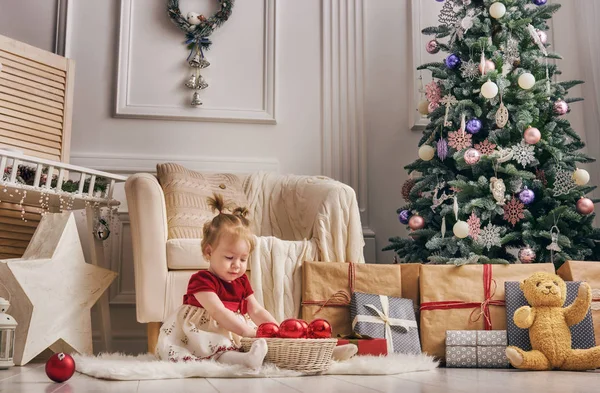 Bébé fille sur Noël — Photo