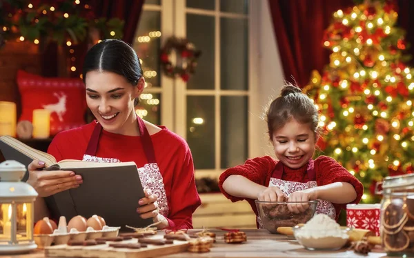 Cooking Christmas cookies — Stock Photo, Image