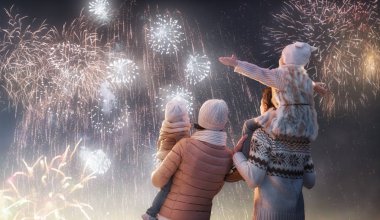 havai fişek izlerken aile