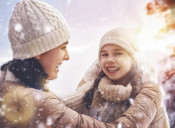 Family and winter season — Stock Photo, Image