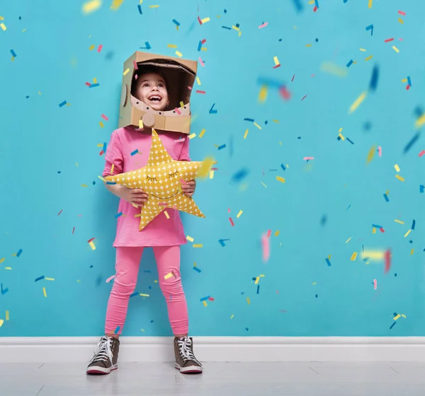 Ragazza in costume da astronauta — Foto Stock