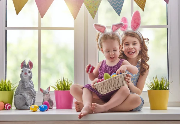 Діти носять вуха кролика — стокове фото