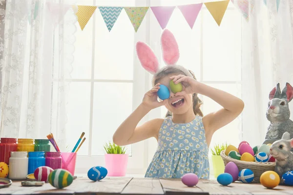 Girl wearing bunny ears — Stock Photo, Image