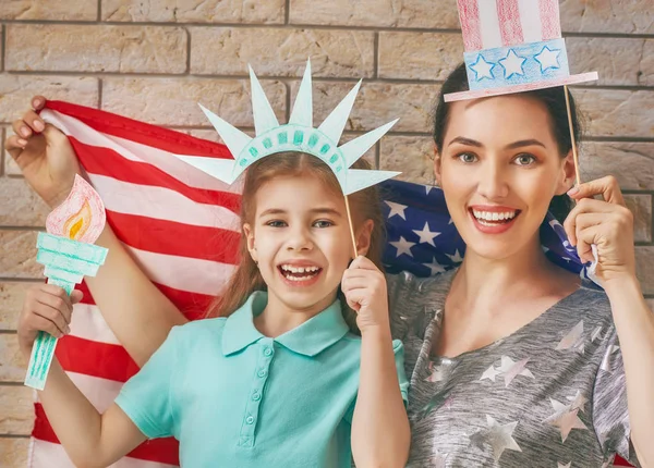 Férias patrióticas. Família feliz — Fotografia de Stock