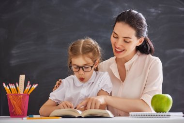 Çocuk okumayı öğrenme