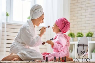 Anne ve kızı yapmak yapıyoruz