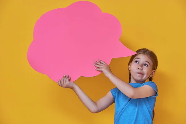 Menina com pensamento de desenho animado — Fotografia de Stock