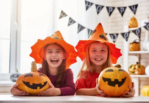 Niños en halloween —  Fotos de Stock