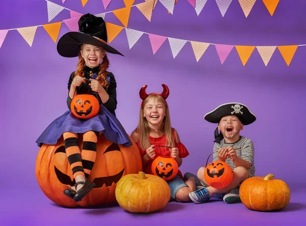 Enfants à Halloween — Photo