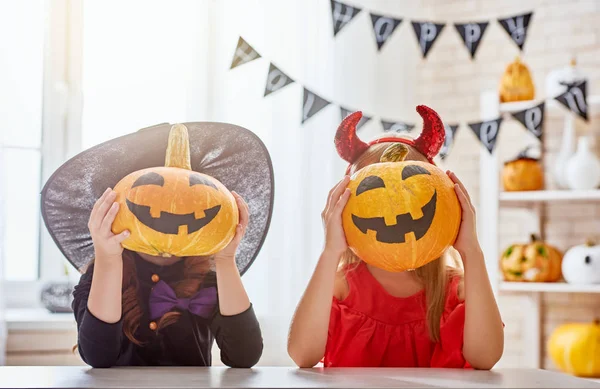 A gyerekek a halloween — Stock Fotó