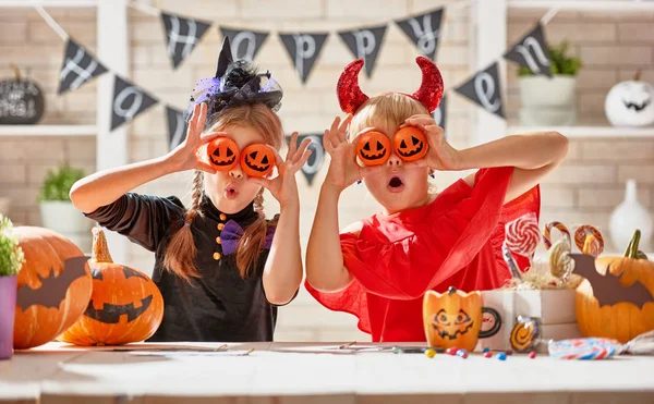 Kids at halloween — Stock Photo, Image