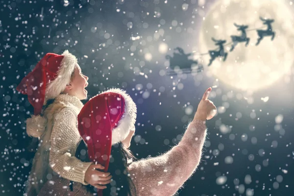 Famiglia godendo di Natale — Foto Stock