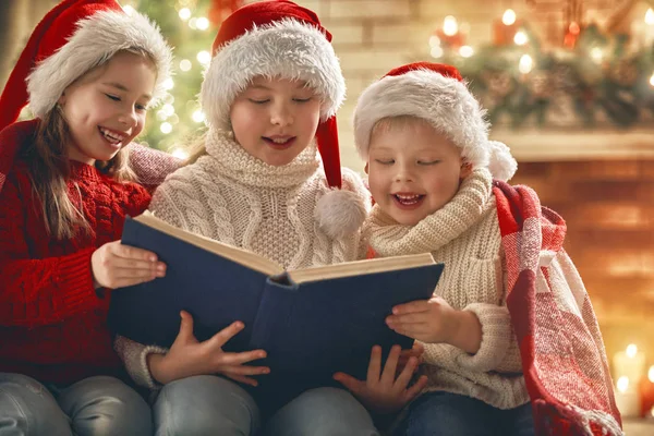 Children at Christmas — Stock Photo, Image