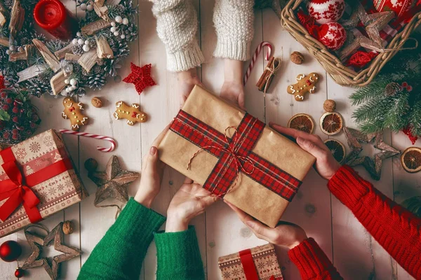 Julfamiljetraditioner — Stockfoto